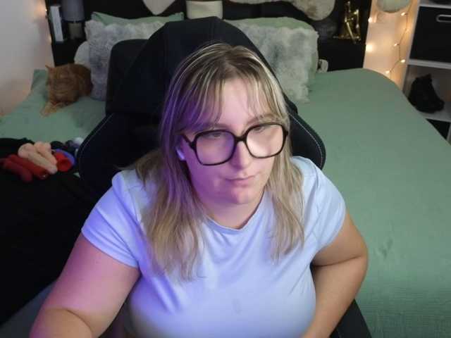 ElvinnaLaFrancaise live cam on BongaCams