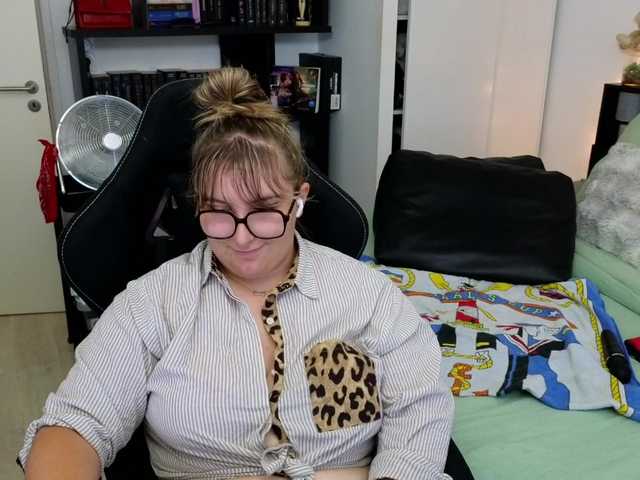 ElvinnaLaFrancaise live cam on BongaCams