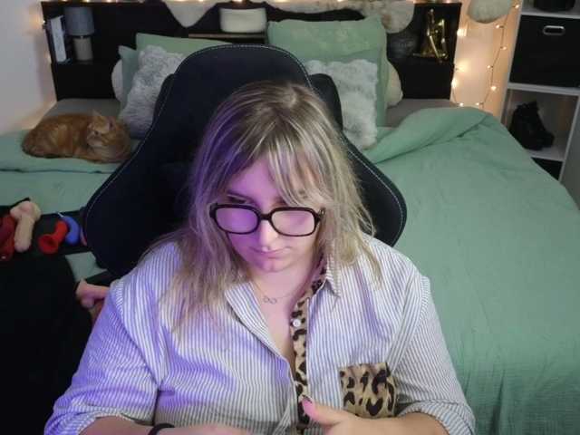 Camgirl ElvinnaLaFrancaise
