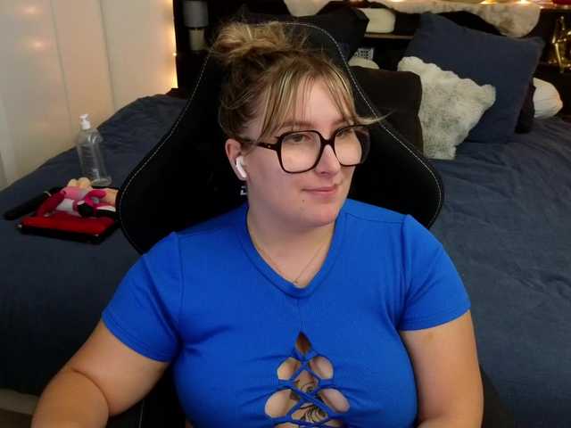 ElvinnaLaFrancaise live cam on BongaCams