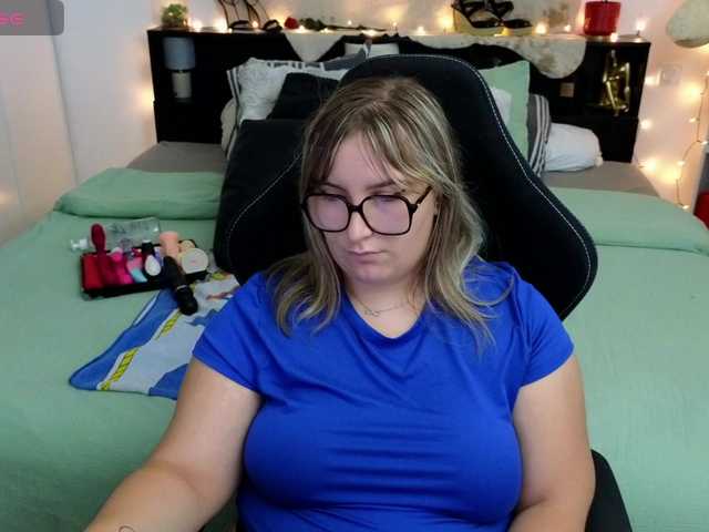 ElvinnaLaFrancaise live webcam show