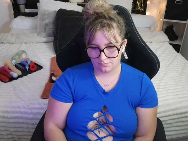 ElvinnaLaFrancaise live cam on BongaCams