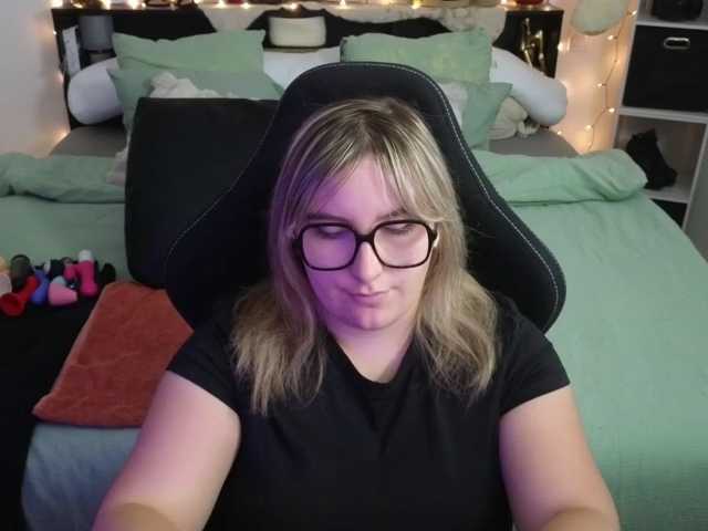 ElvinnaLaFrancaise live cam on BongaCams