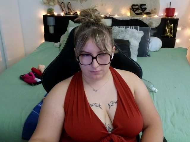 ElvinnaLaFrancaise live cam on BongaCams