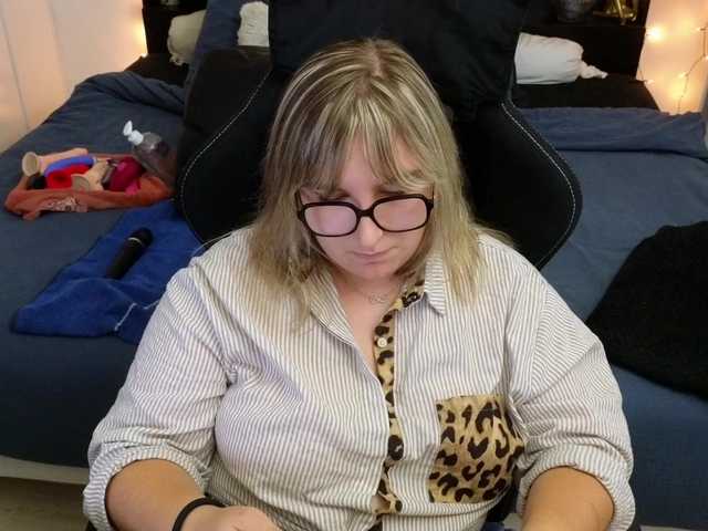 ElvinnaLaFrancaise live cam on BongaCams