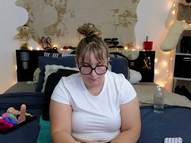 ElvinnaLaFrancaise live cam on BongaCams