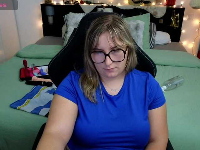 ElvinnaLaFrancaise live webcam show