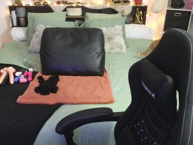 ElvinnaLaFrancaise live cam on BongaCams