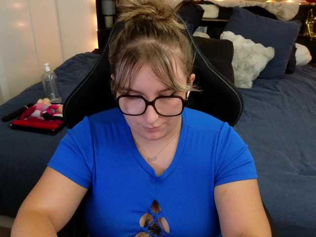 ElvinnaLaFrancaise live cam on BongaCams