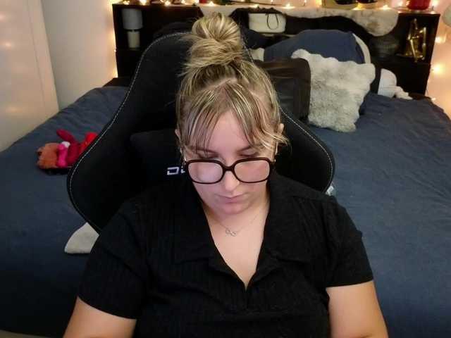 ElvinnaLaFrancaise live cam on BongaCams