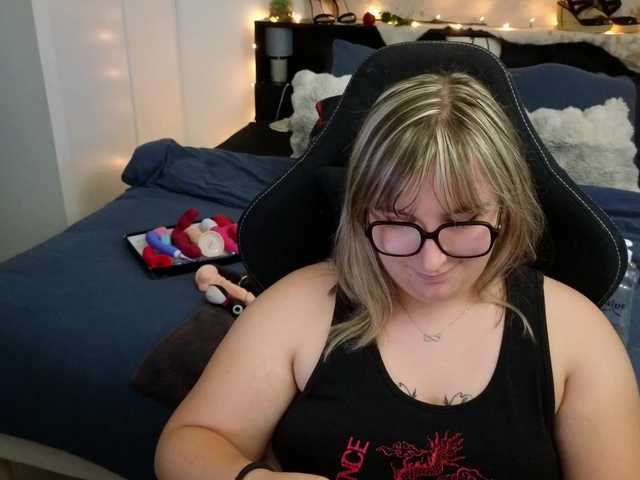 ElvinnaLaFrancaise live cam on BongaCams