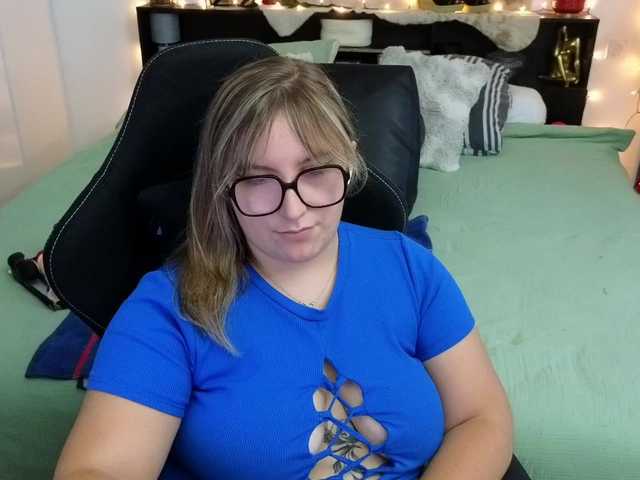 ElvinnaLaFrancaise live cam on BongaCams