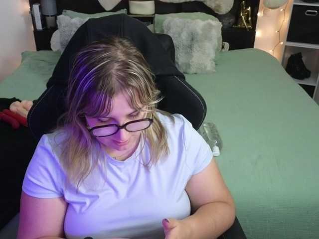 ElvinnaLaFrancaise live cam on BongaCams