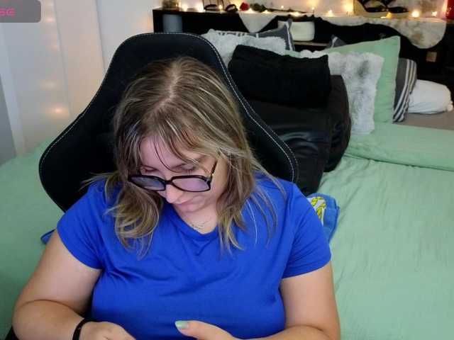 ElvinnaLaFrancaise live webcam show