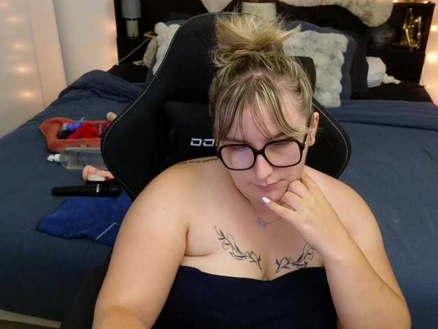 ElvinnaLaFrancaise live on BongaCams