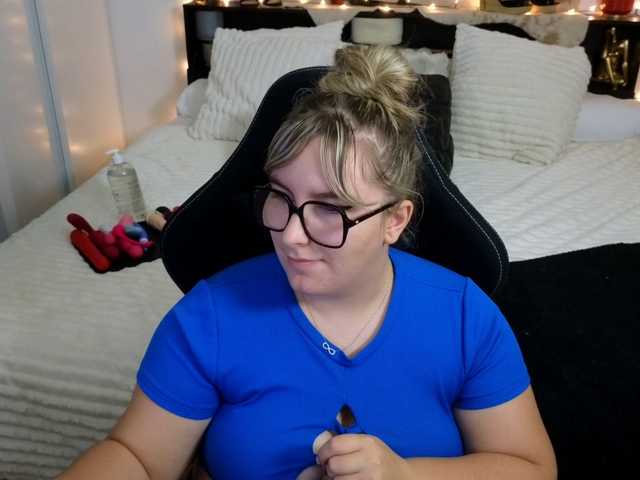 ElvinnaLaFrancaise, en vivo ahora en BongaCams