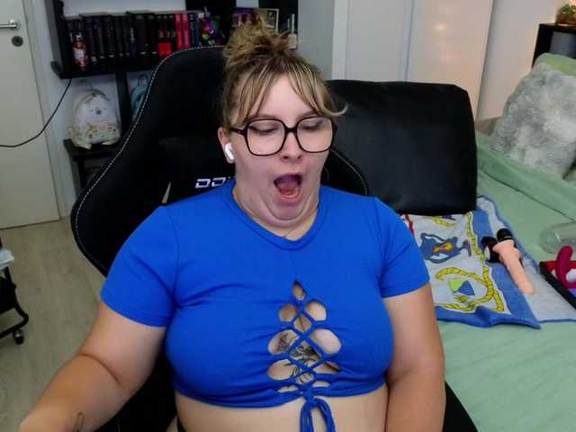 ElvinnaLaFrancaise live cam on BongaCams