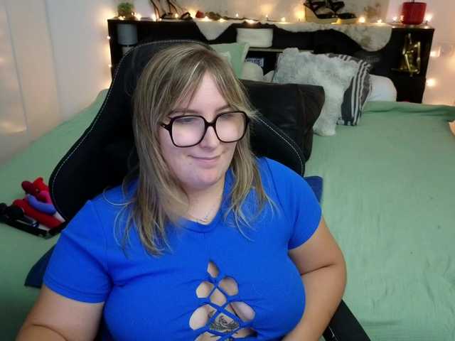 ElvinnaLaFrancaise live cam on BongaCams