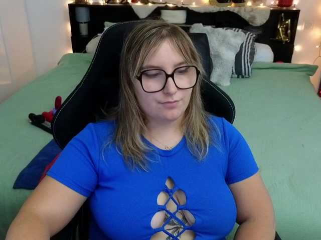 ElvinnaLaFrancaise live cam on BongaCams