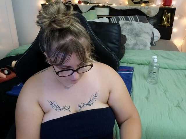ElvinnaLaFrancaise live cam on BongaCams