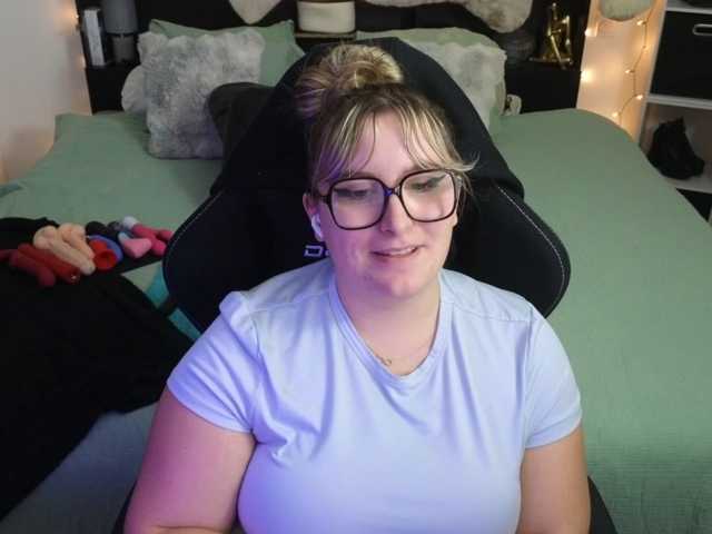 ElvinnaLaFrancaise live cam on BongaCams