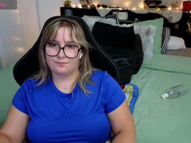 ElvinnaLaFrancaise live webcam show