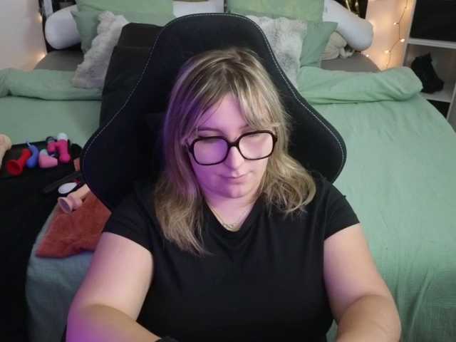 ElvinnaLaFrancaise live cam on BongaCams