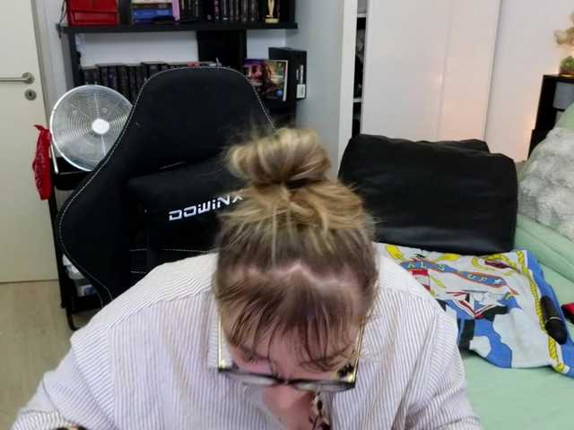 ElvinnaLaFrancaise live cam on BongaCams