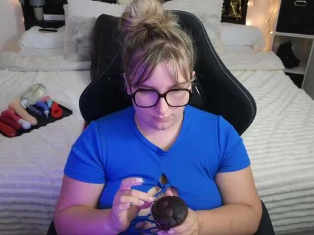 ElvinnaLaFrancaise live cam on BongaCams