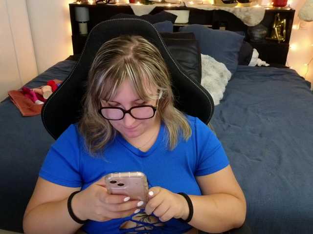 ElvinnaLaFrancaise live cam on BongaCams