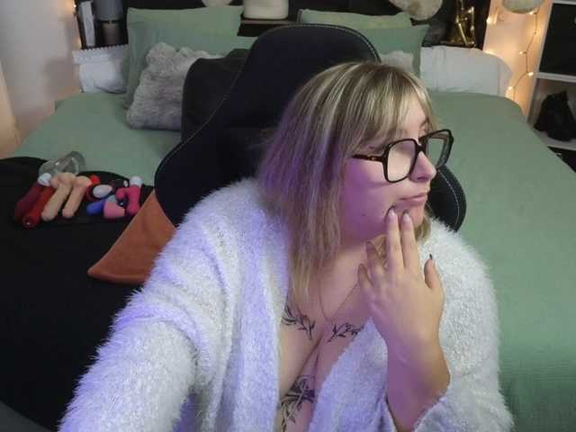 ElvinnaLaFrancaise live cam on BongaCams