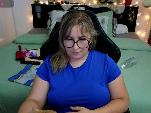 ElvinnaLaFrancaise live webcam show