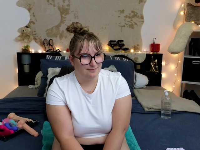 ElvinnaLaFrancaise live cam on BongaCams