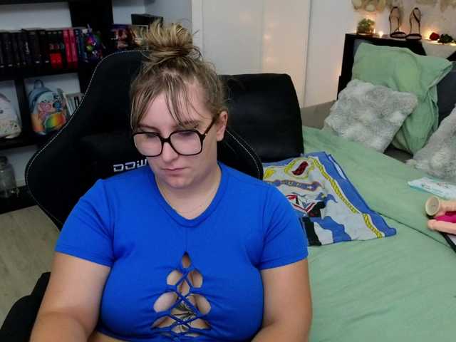 ElvinnaLaFrancaise live cam on BongaCams