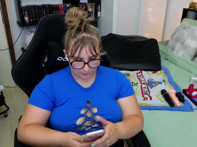 ElvinnaLaFrancaise live cam on BongaCams