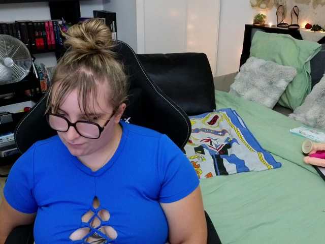 ElvinnaLaFrancaise live cam on BongaCams