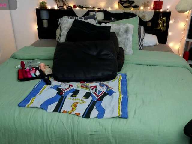 ElvinnaLaFrancaise live webcam show