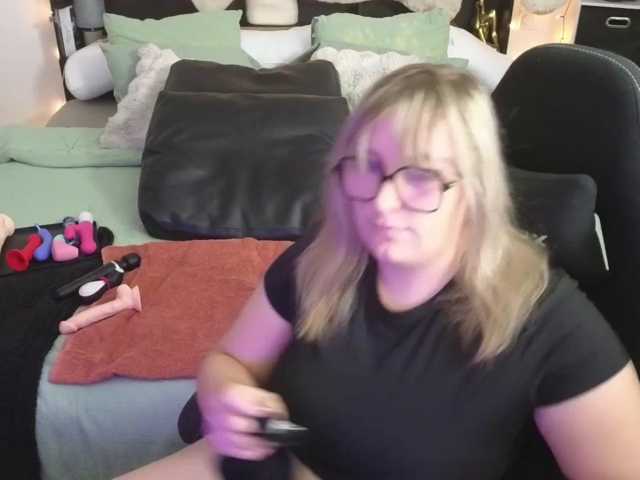 ElvinnaLaFrancaise live cam on BongaCams