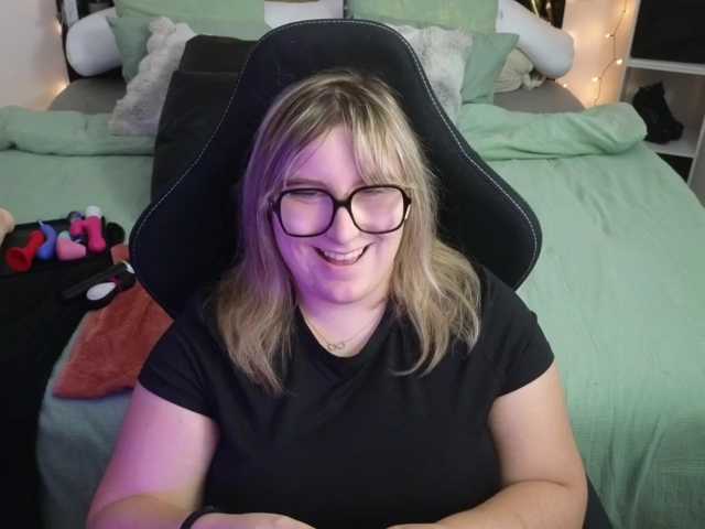 ElvinnaLaFrancaise live cam on BongaCams