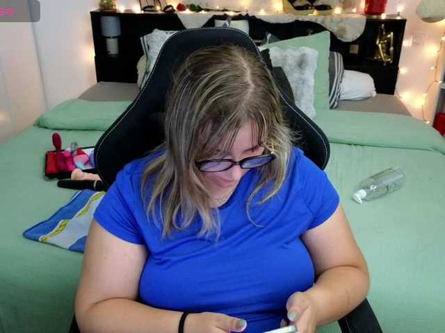 ElvinnaLaFrancaise live webcam show