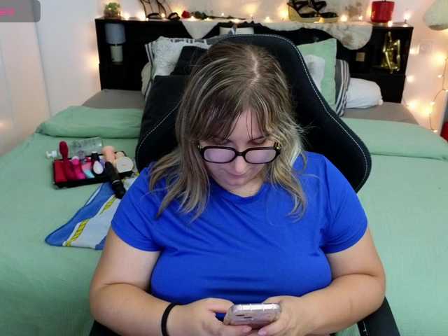ElvinnaLaFrancaise live webcam show