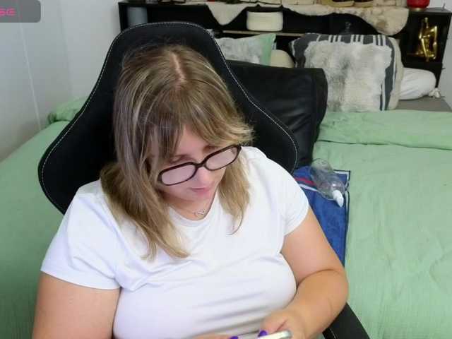 ElvinnaLaFrancaise live cam on BongaCams