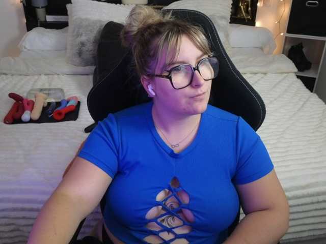 ElvinnaLaFrancaise live cam on BongaCams
