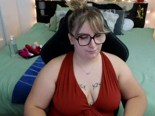 ElvinnaLaFrancaise live cam on BongaCams