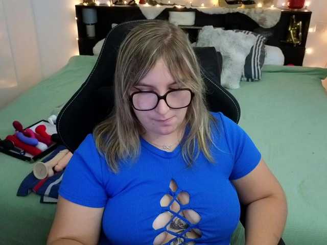 Camgirl ElvinnaLaFrancaise sur Bongacams
