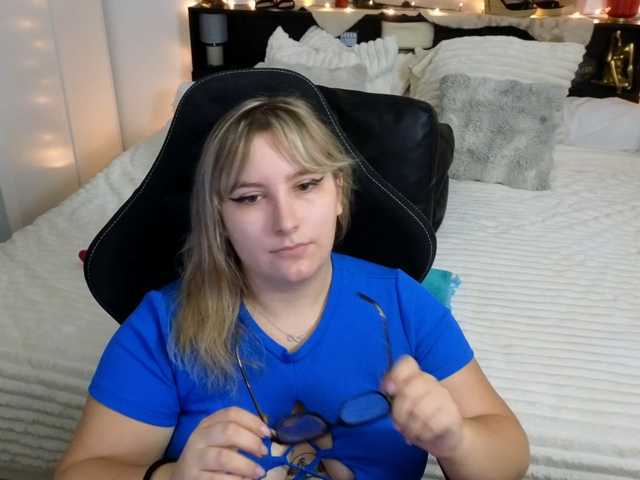 ElvinnaLaFrancaise live cam on BongaCams