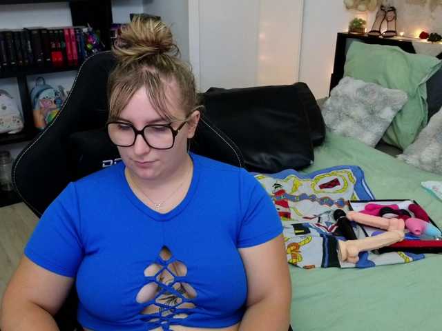ElvinnaLaFrancaise live cam on BongaCams