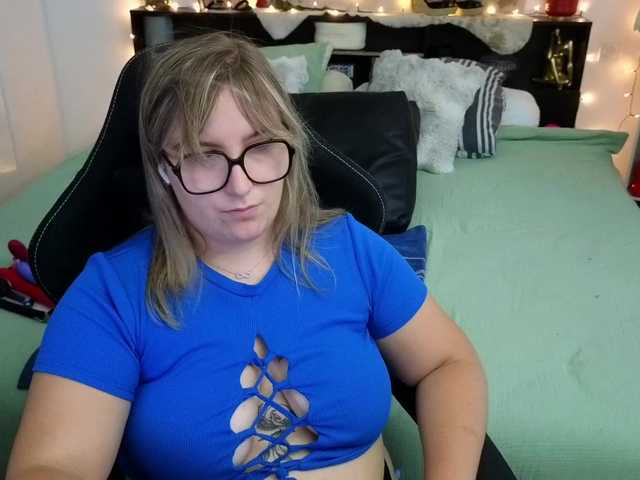ElvinnaLaFrancaise live cam on BongaCams
