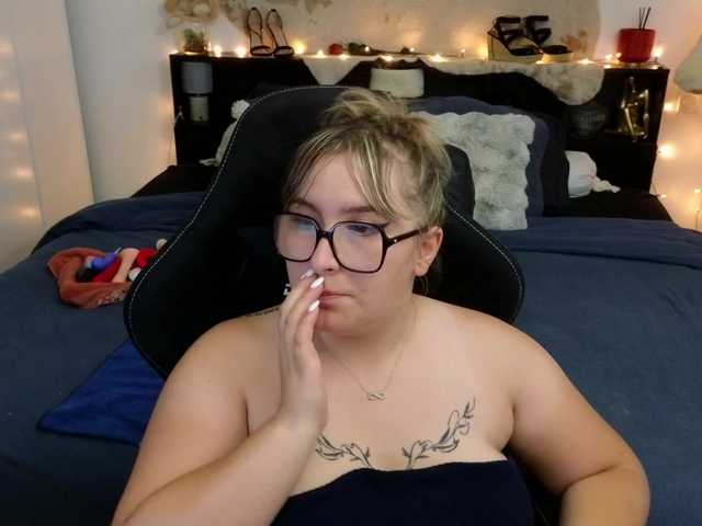ElvinnaLaFrancaise live cam on BongaCams