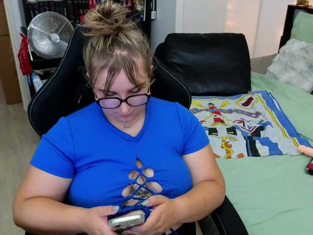 ElvinnaLaFrancaise live cam on BongaCams